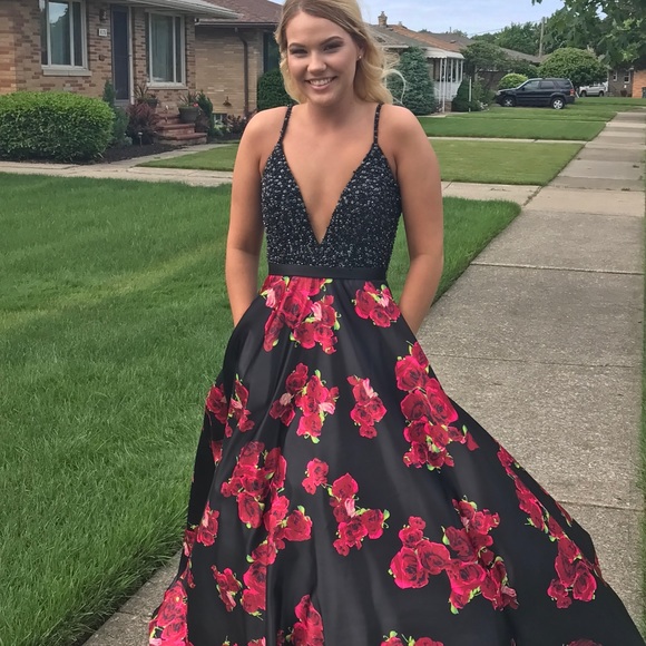 prom dress - Picture 4 of 8